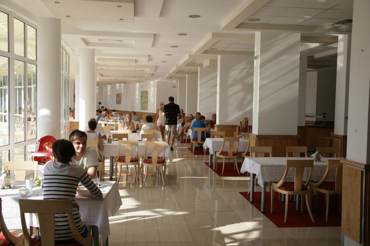 Отель Hotel Fenix Солнечный Берег-19
